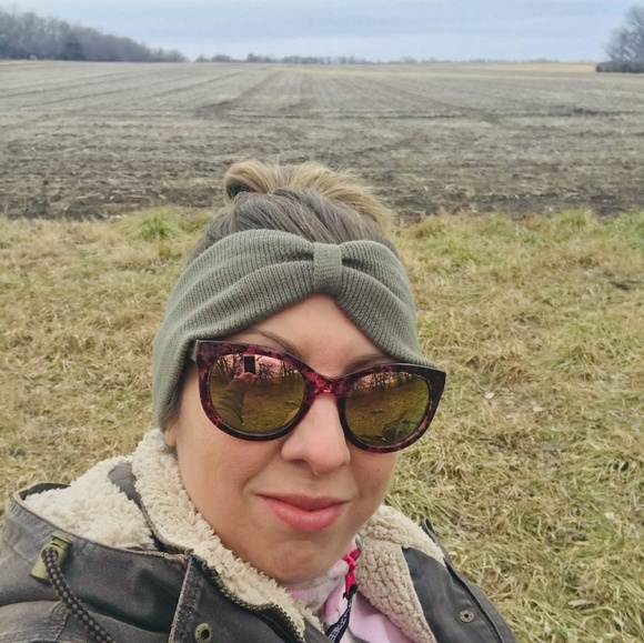 Meet your Posher, Lindsay - Picture 2 of 2